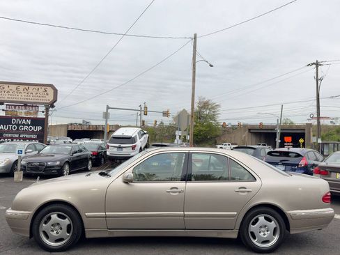 Used 2001 Mercedes-Benz E 320 Sedan image 3