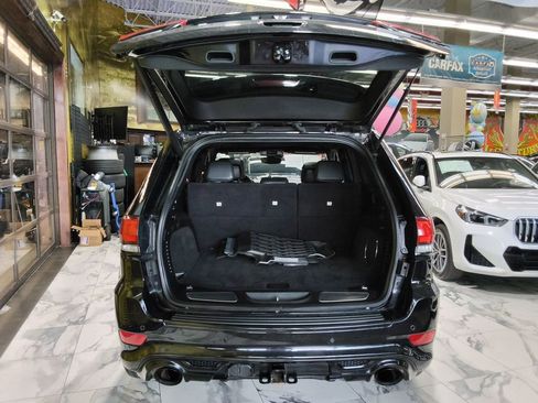 Used 2019 Jeep Grand Cherokee SRT image 7