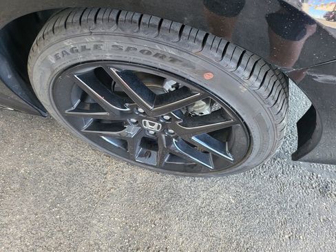 Used 2025 Honda Civic Sport image 6