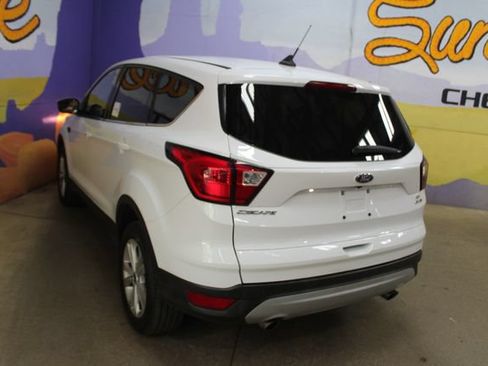 Used 2019 Ford Escape SE w/ Ford Safe & Smart Package AWD/4WD image 6