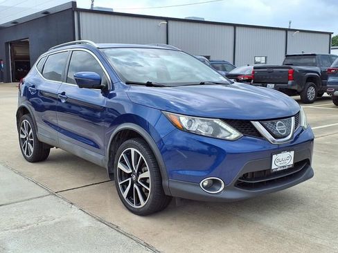 Used 2018 Nissan Rogue Sport SL w/ SL Premium Package FWD image 4