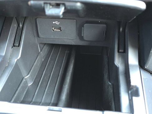 Used 2018 Ford Explorer XLT AWD/4WD image 28