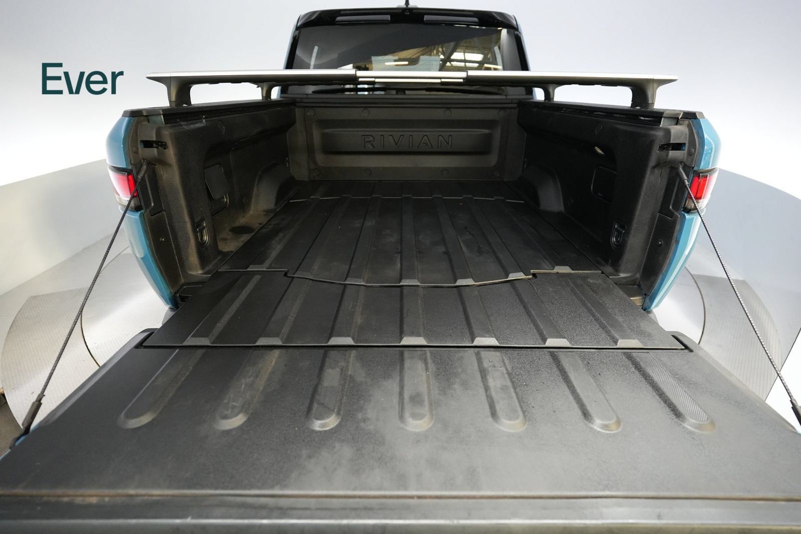 Used 2022 Rivian R1T Adventure AWD/4WD image 8
