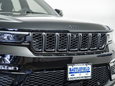 Used 2025 Jeep Grand Cherokee Limited w/ Luxury Tech Group II image 14