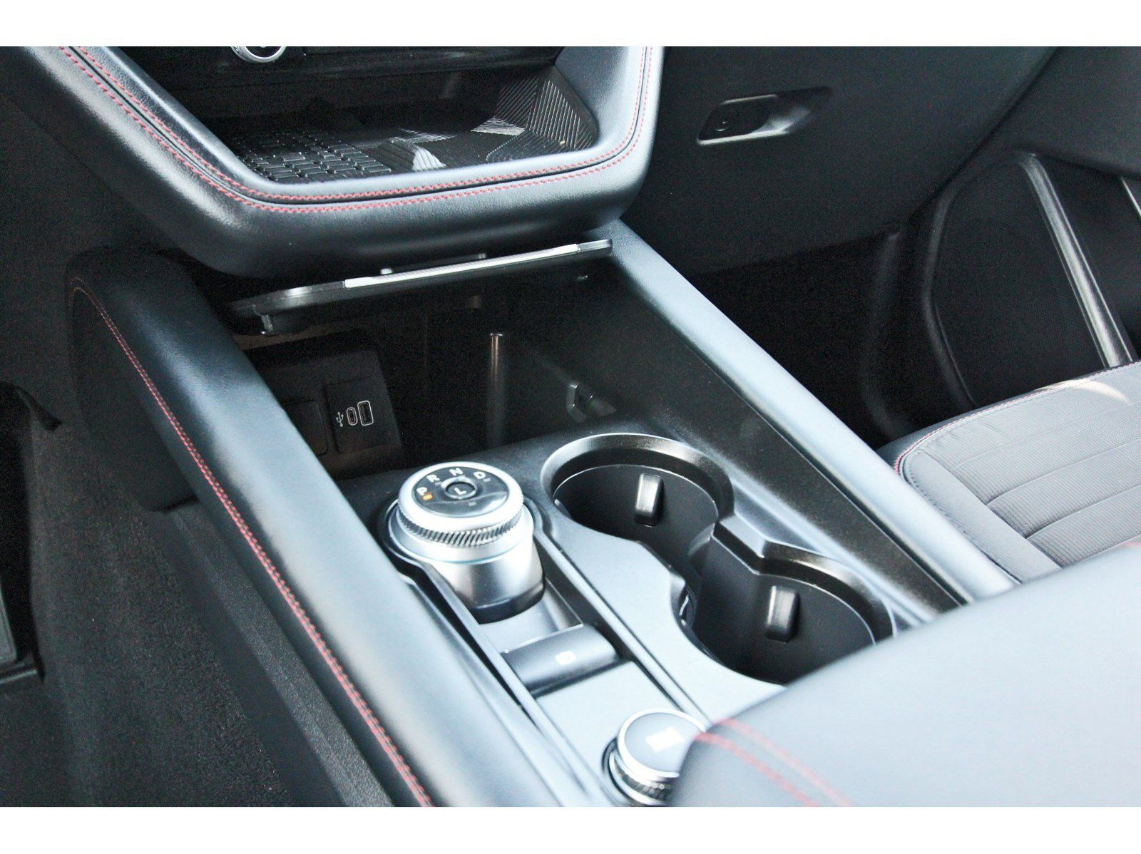 Used 2025 Ford Explorer ST-Line w/ Premium Package RWD image 30