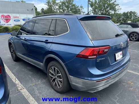 Used 2018 Volkswagen Tiguan SE FWD image 2