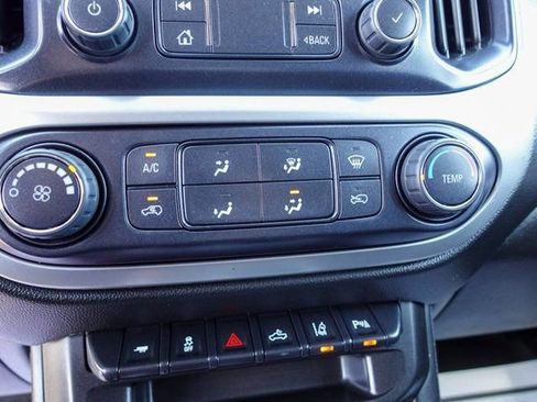 Used 2022 Chevrolet Colorado LT w/ Safety Package image 19