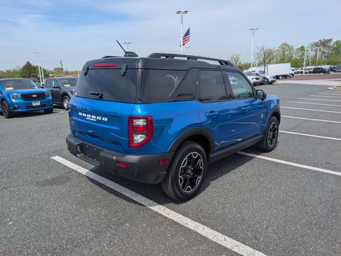 Certified 2025 Ford Bronco Sport Outer Banks w/ Outer Banks Tech Package+ AWD/4WD image 3