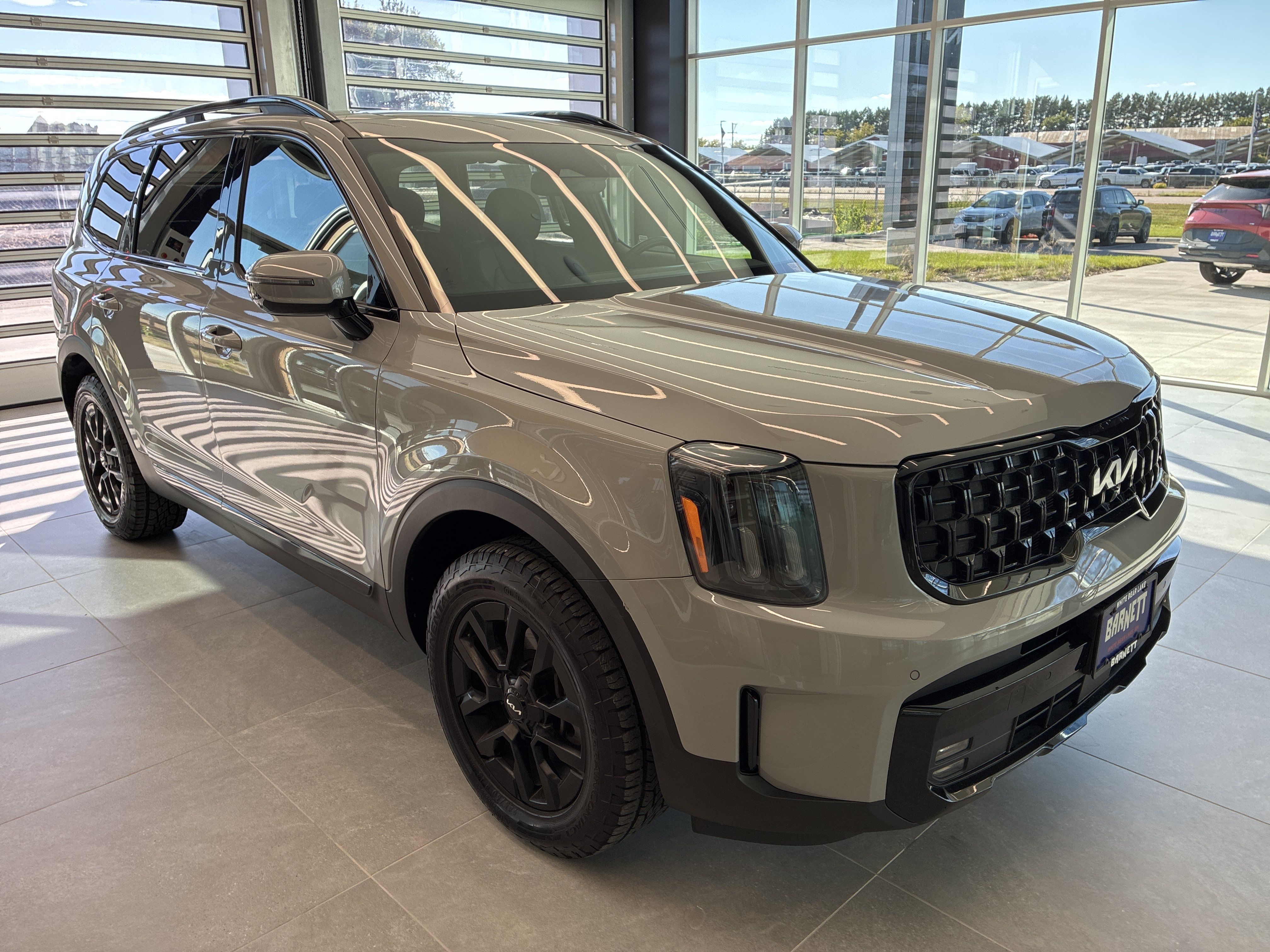 Certified 2024 Kia Telluride SX X-Pro AWD/4WD image 2