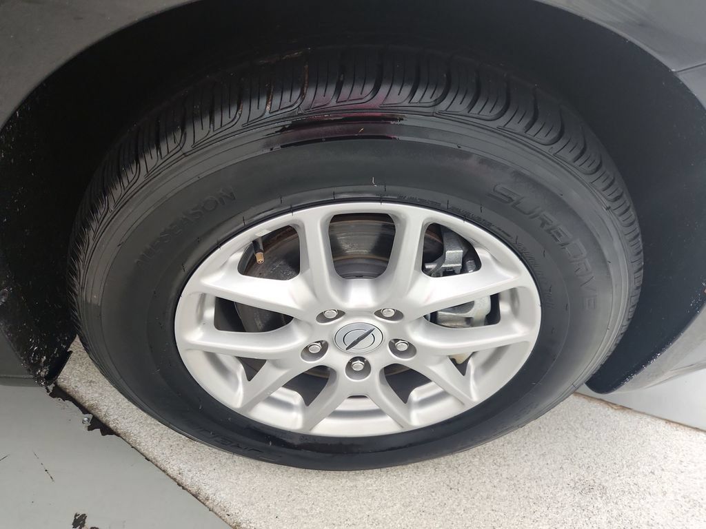 Certified 2024 Chrysler Pacifica Touring-L FWD image 38