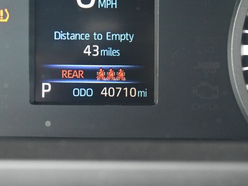 Used 2024 Toyota Tundra SR5 w/ SR5 Convenience Package AWD/4WD image 19