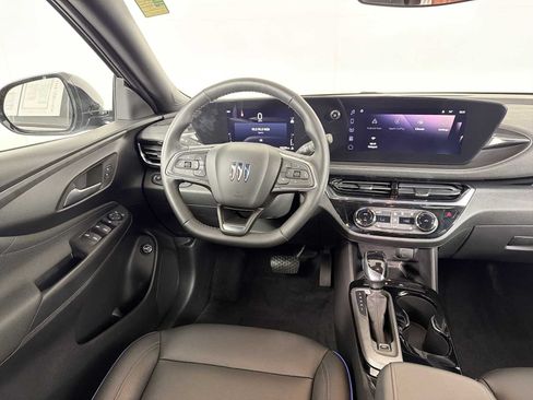 Used 2024 Buick Envista Sport Touring w/ Convenience I Package FWD image 21