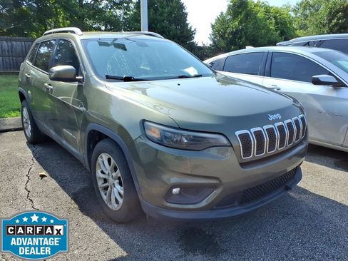 Used 2019 Jeep Cherokee Latitude w/ Cold Weather Group FWD image 1