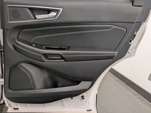 Used 2019 Ford Edge Titanium w/ Equipment Group 301A image 25