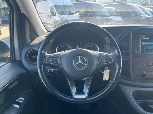 Used 2022 Mercedes-Benz Metris image 18