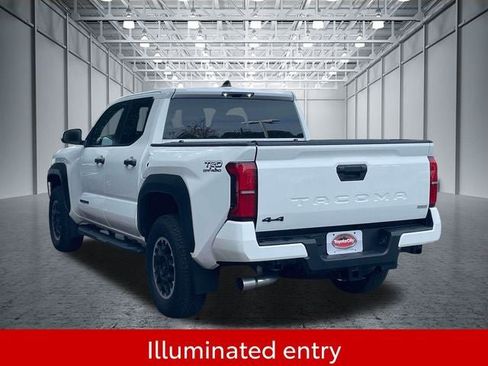 Used 2024 Toyota Tacoma SR5 AWD/4WD image 9
