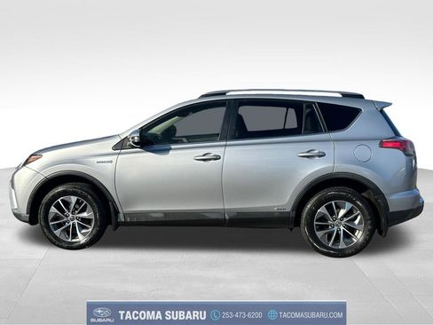 Used 2018 Toyota RAV4 XLE image 2
