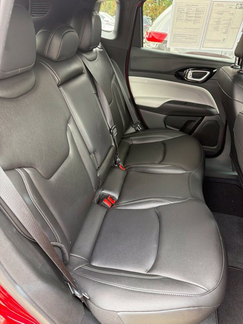 Certified 2025 Jeep Compass Limited AWD/4WD image 12