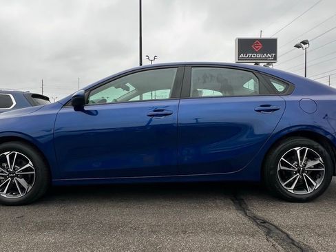 Used 2022 Kia Forte LXS image 3