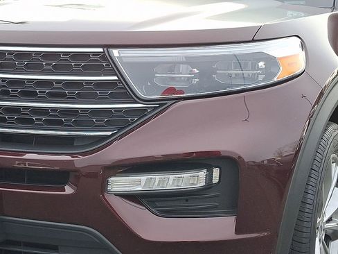 Used 2022 Ford Explorer XLT w/ Equipment Group 202A image 10