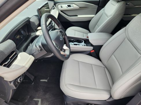 New 2026 Ford Explorer Active w/ Active Comfort Package RWD image 10