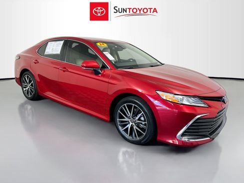 Used 2024 Toyota Camry XLE FWD image 1