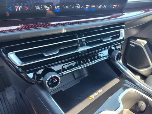 Used 2024 Chevrolet Traverse RS w/ LPO, Floor Liner Package AWD/4WD image 20