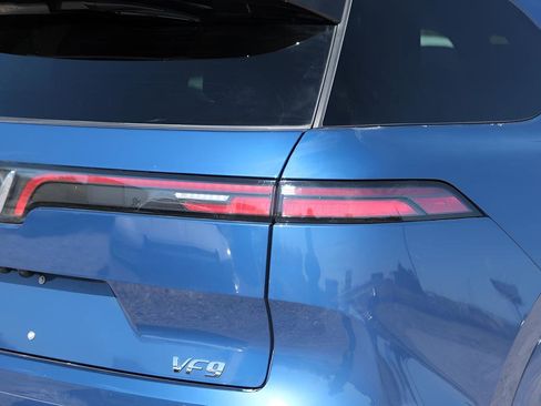 New 2024 VinFast VF 9 Plus image 31