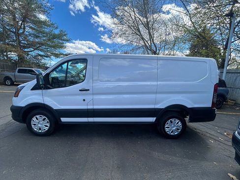 Used 2024 Ford Transit 250 Low Roof w/ Exterior Upgrade Package RWD image 4