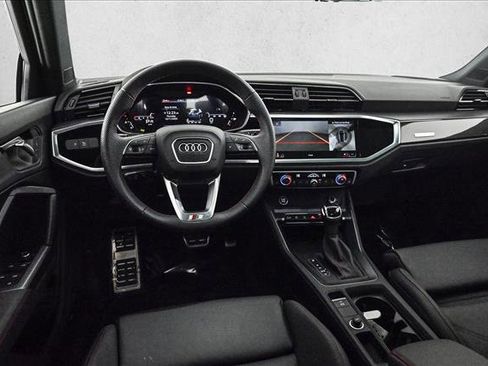 Certified 2025 Audi Q3 2.0T Premium Plus w/ Premium Plus Package image 19