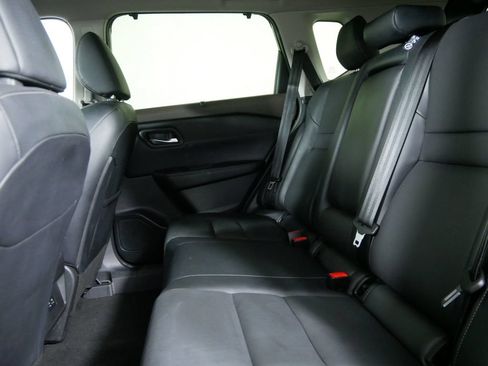 Used 2023 Nissan Rogue SV w/ SV Premium B Package AWD/4WD image 16