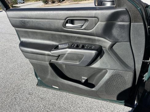 Used 2022 Nissan Pathfinder SL image 13