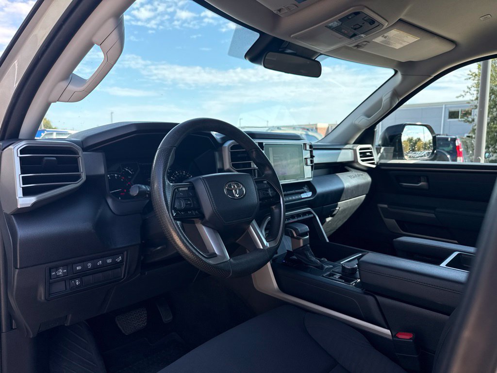 Used 2022 Toyota Tundra SR5 w/ SR5 Convenience Package AWD/4WD image 4