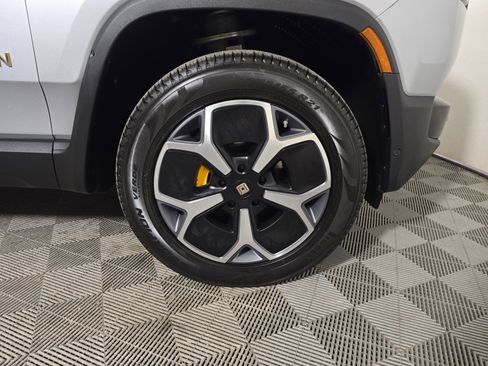 Used 2022 Rivian R1T Adventure image 11