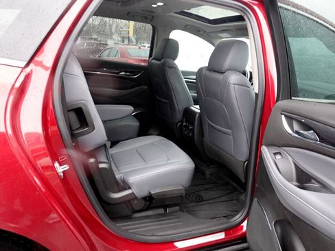 Used 2020 Buick Enclave Essence w/ Sport Touring Edition image 18