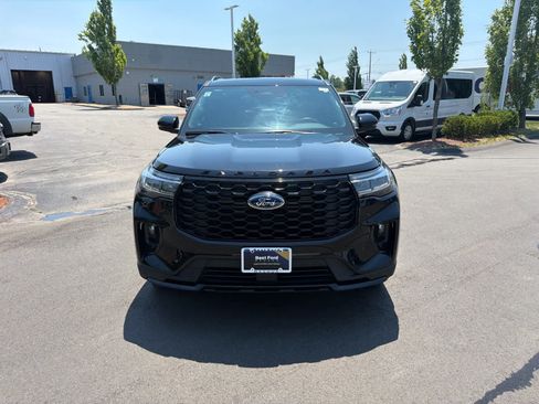 Used 2025 Ford Explorer ST-Line w/ Premium Package AWD/4WD image 2