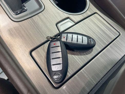 Used 2017 Nissan Murano Platinum image 13