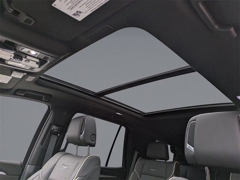 Used 2025 Cadillac Escalade Sport w/ Touring Package image 22