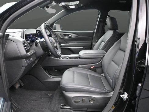 Used 2024 Chevrolet Traverse LT w/ Enhanced Driving Package AWD/4WD image 7