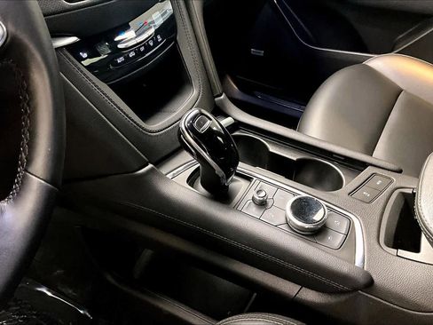 Used 2022 Cadillac XT5 Luxury image 30