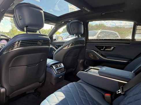 Used 2024 Mercedes-Benz S 580 4MATIC Sedan image 19