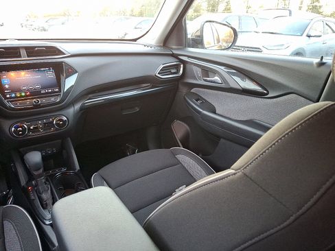 Certified 2023 Chevrolet TrailBlazer LT w/ Convenience Package image 16