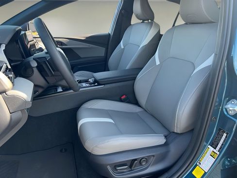 Certified 2026 Toyota Camry SE w/ Convenience Package FWD image 11