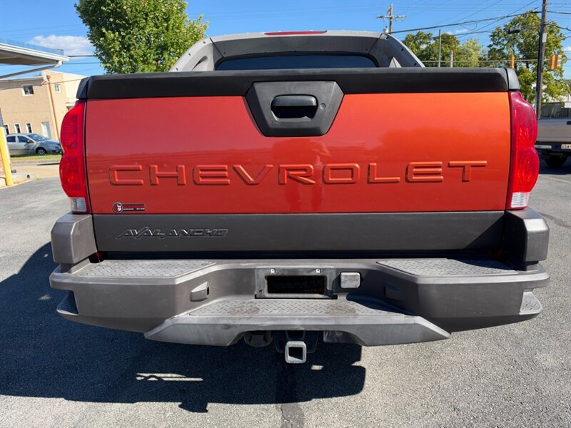 Used 2003 Chevrolet Avalanche 4x4 w/ Suspension Package, Off-Road image 4