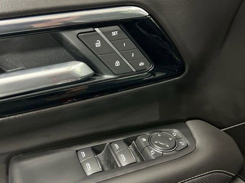 New 2026 Chevrolet Suburban Premier image 24