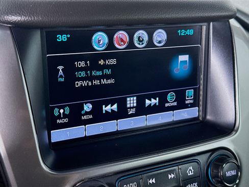 Used 2018 Chevrolet Suburban LT image 21