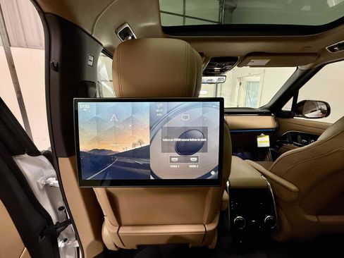 Used 2025 Land Rover Range Rover Long Wheelbase Autobiography image 33