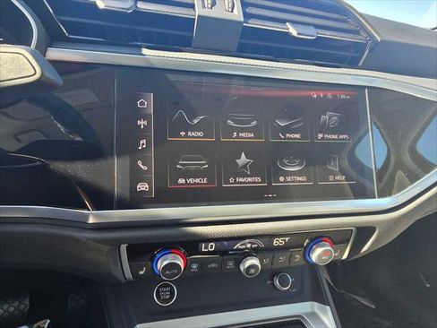 Certified 2025 Audi Q3 2.0T Premium Plus w/ Premium Plus Package image 28