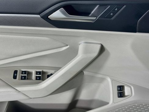 Certified 2023 Volkswagen Jetta SE w/ Panoramic Sunroof Package FWD image 11