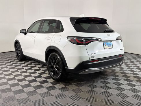 Used 2024 Honda HR-V Sport image 3